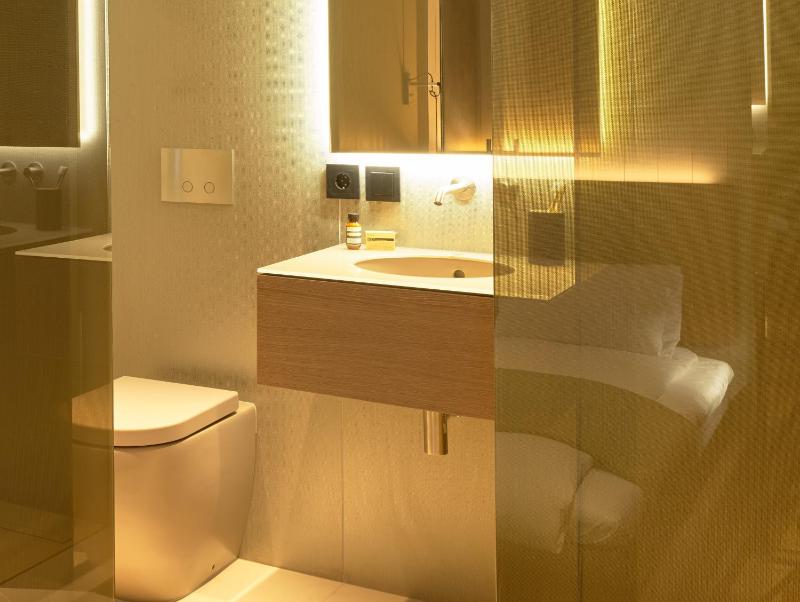 Single Room image 4