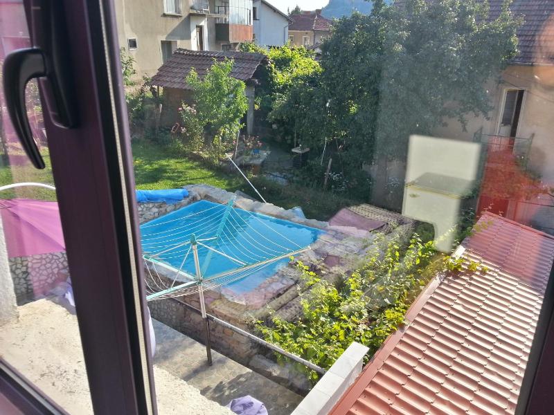 Triple Room with Pool View image 3