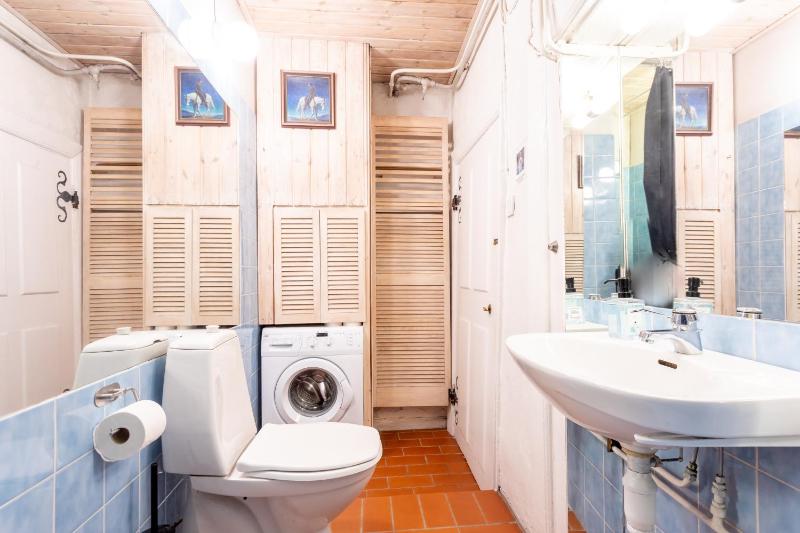 Standard One-Bedroom Apartment image 2