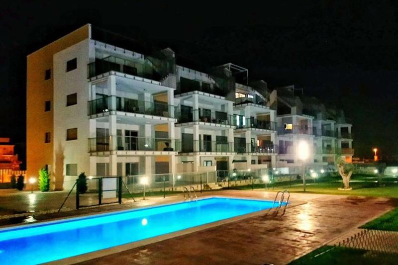 HE Villamartin Gardens - image 1