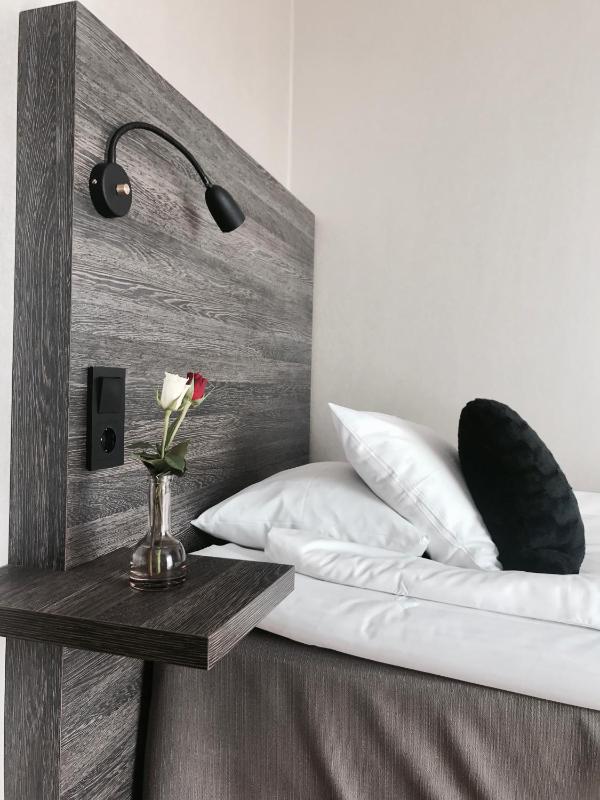 Standard Single Room image 2