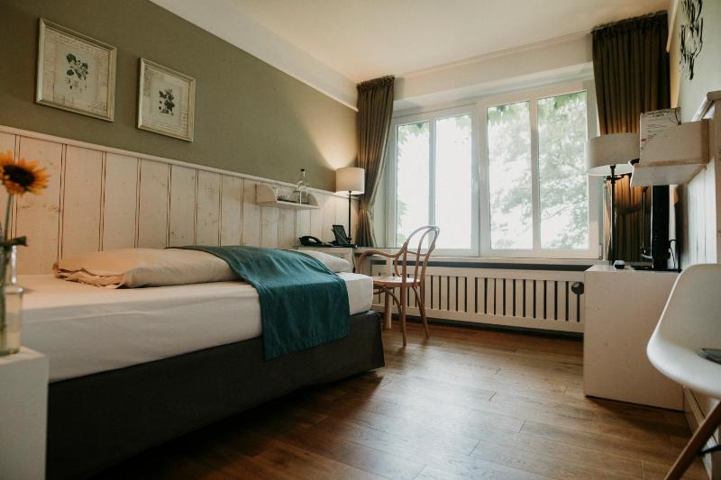Economy Single Room image 3