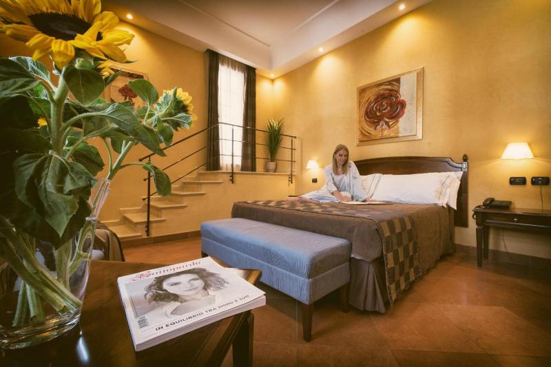 Artemis Hotel - image 1