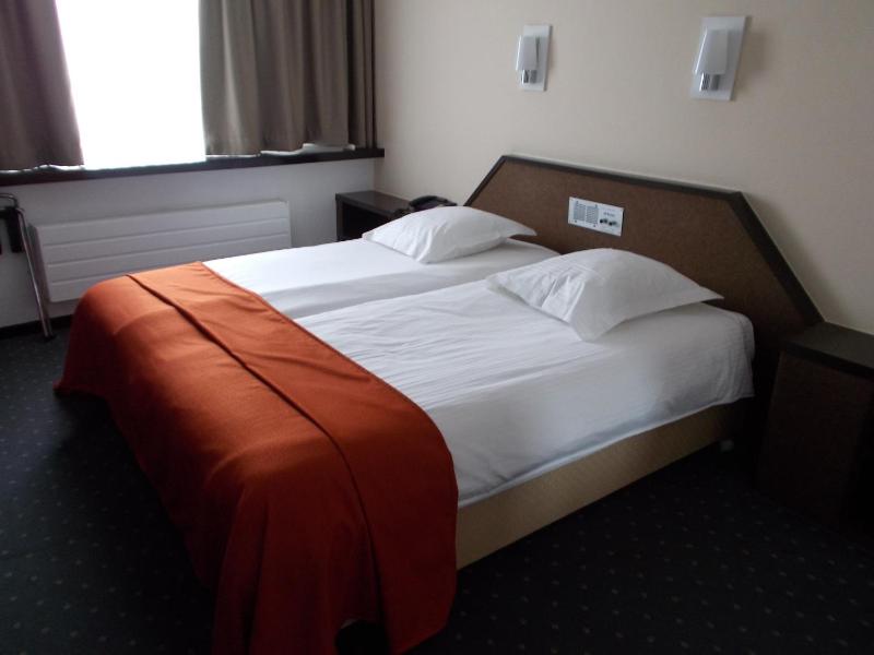 Double Room image 2