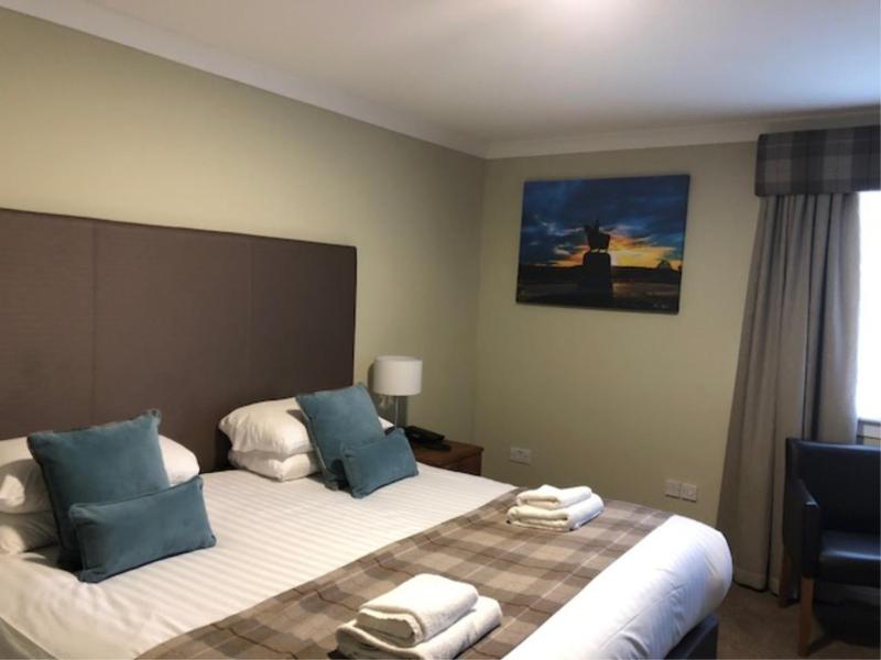 King Room image 3