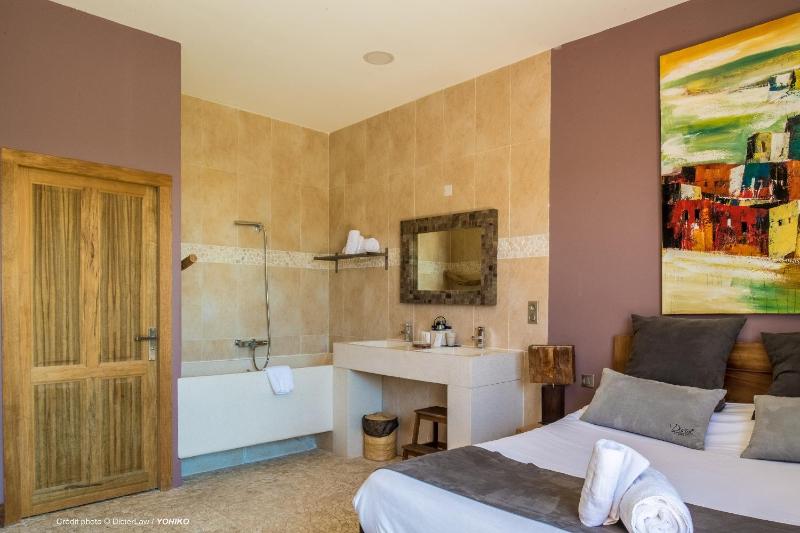 Double Deluxe Room with Terrace image 2