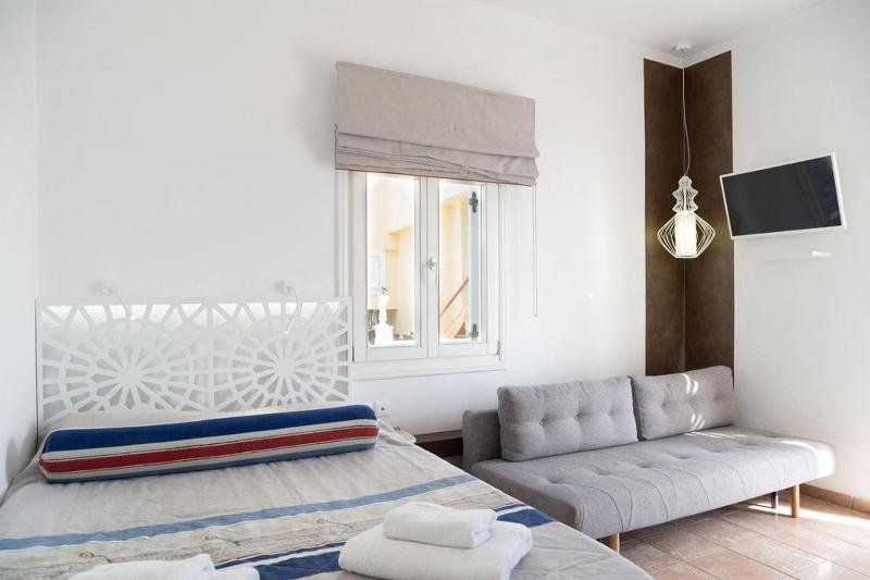Standard Double Room with South Caldera View image 1