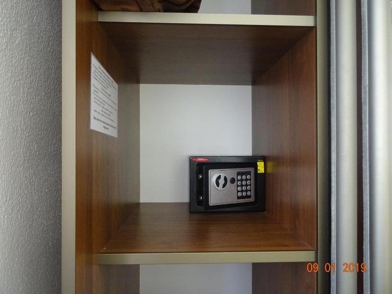 Standard Double or Twin Room image 1