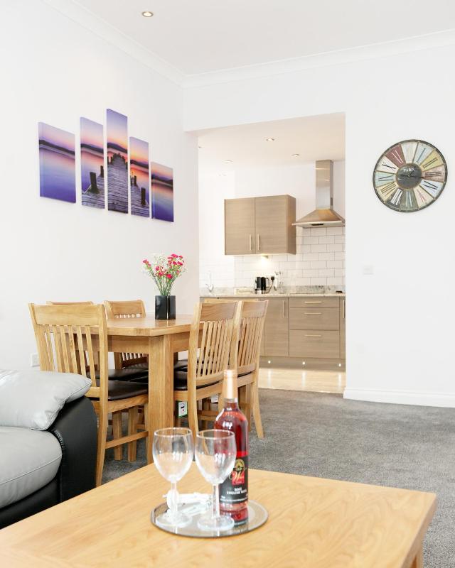 Austens Apartments - image 11