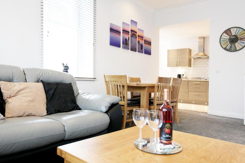 Apartment 6 with Parking image 4