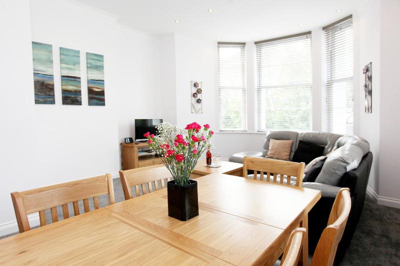 Apartment 6 with Parking image 2