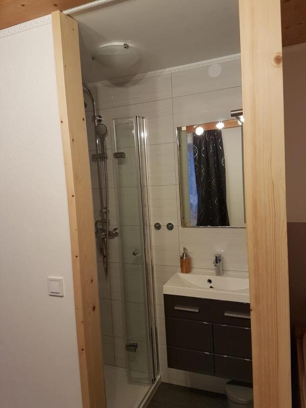 Single Room image 3