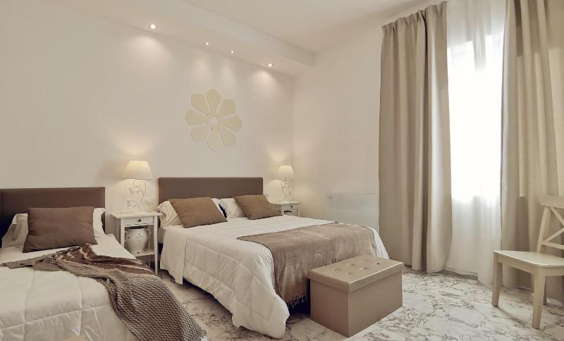 Superior Double Room image 4