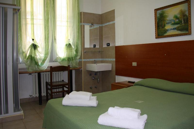 Double or Twin Room with Shared Bathroom image 1