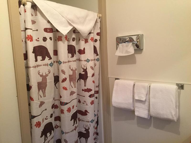 Small Double Room image 3
