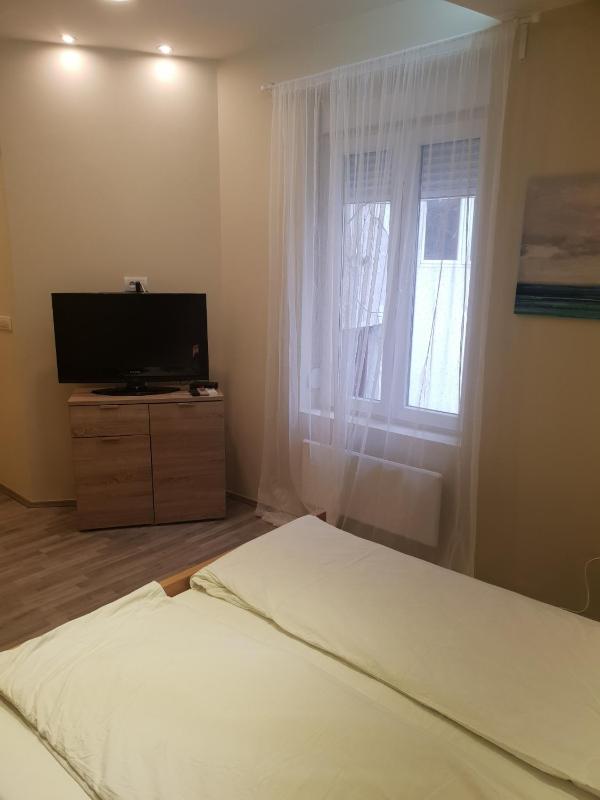 One-Bedroom Apartment image 1