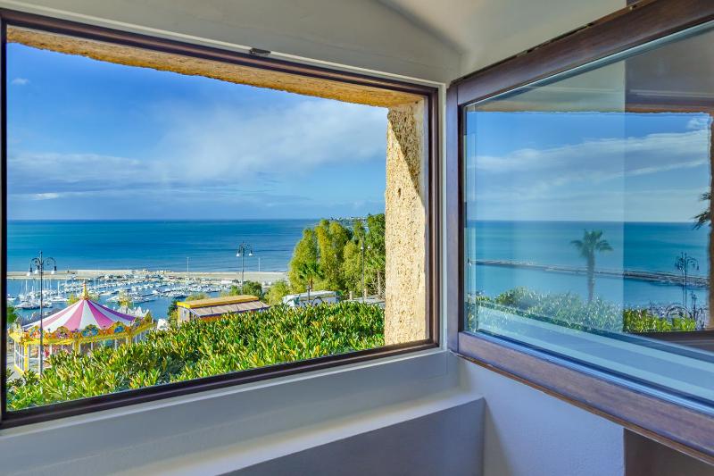 Le Maestranze Deluxe Rooms Images