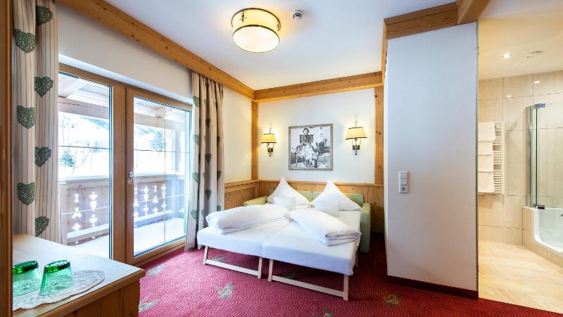 Deluxe Suite image 4