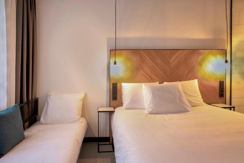 Standard Double Room image 3