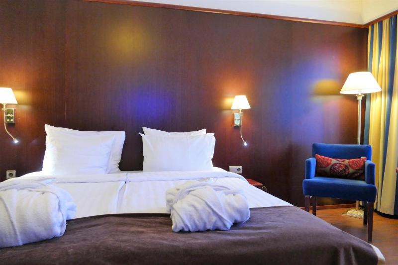  Superior King Room image 2