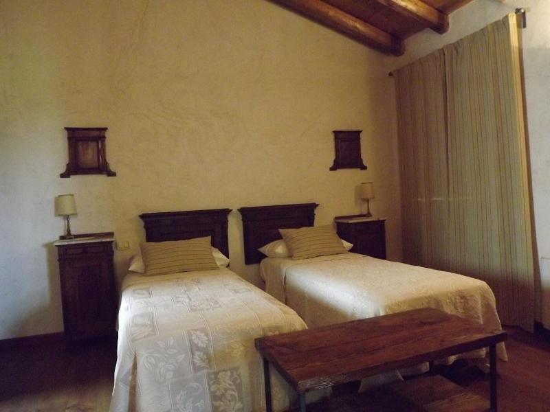 Standard Double Room image 3