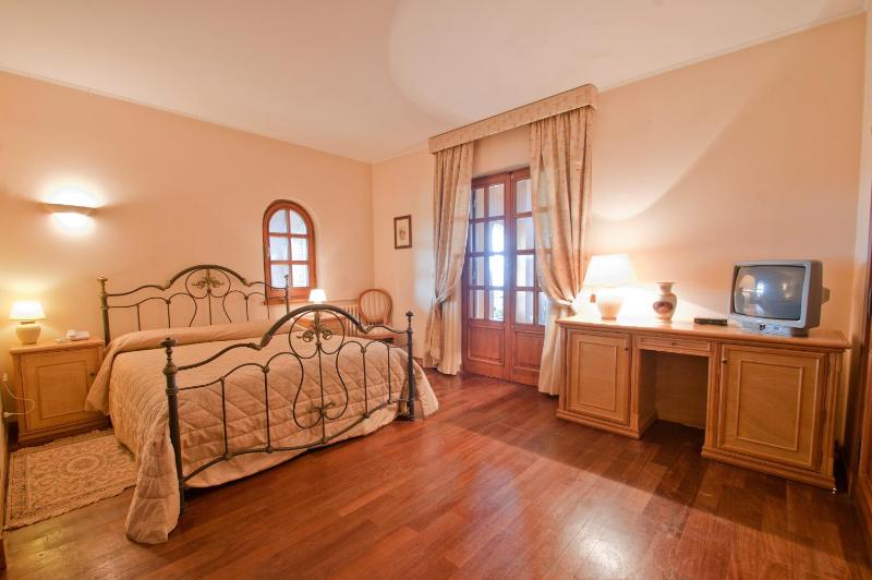 Superior Double Room image 1