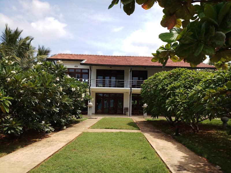 Villa Nilaveli Beachfront - image 24