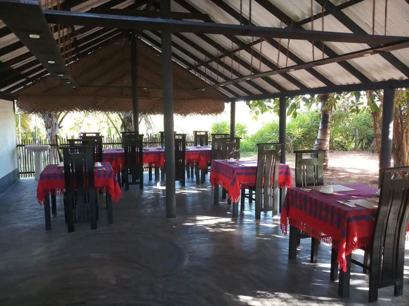 Villa Nilaveli Beachfront - image 20