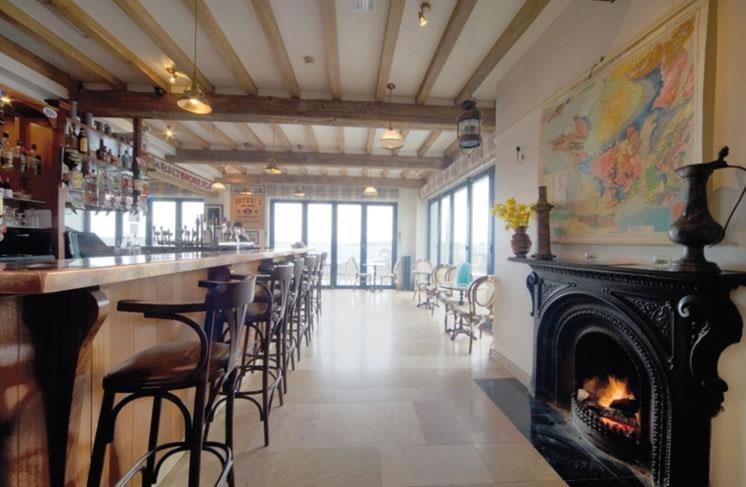 The Waterfront Hotel - image 7