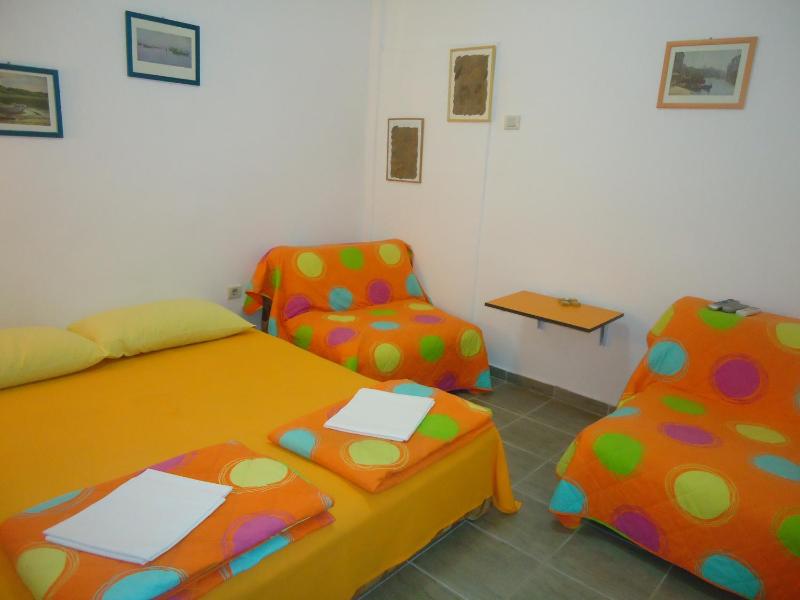 Studio (2 Adults) image 3