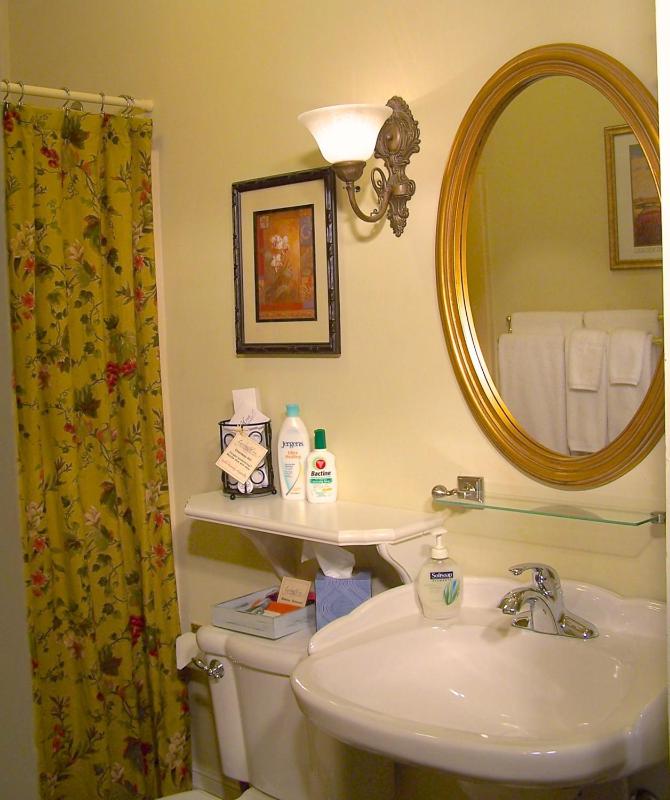 Double Room with Two Double Beds image 3