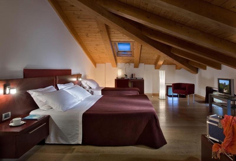 Triple Room image 1