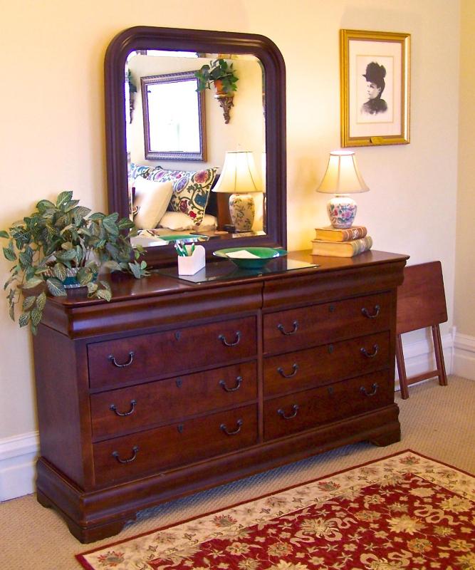 King Room image 3