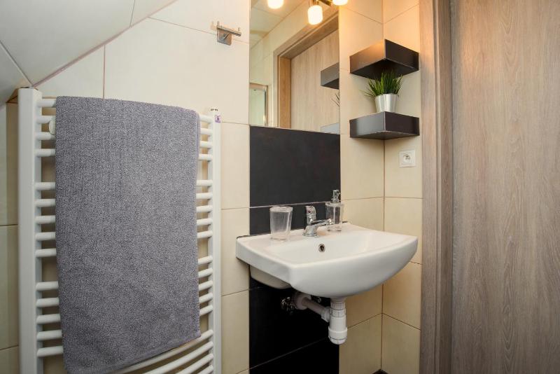 Studio Apartment image 3