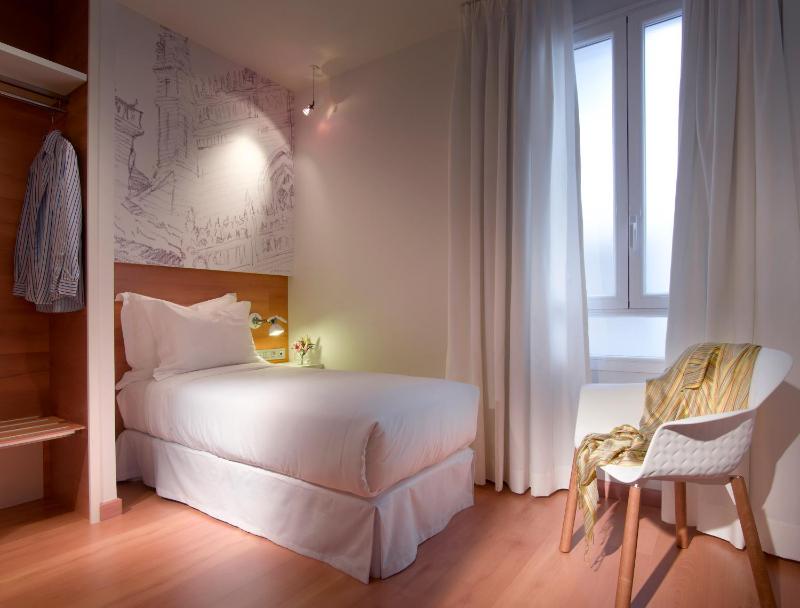 Standard Single Room image 1