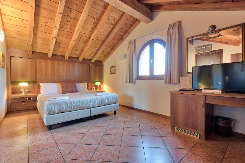Superior Double Room image 2