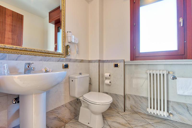 Single Room with Balcony image 1