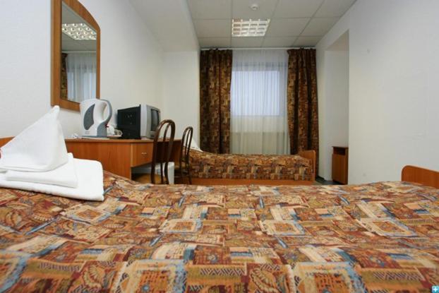 Twin Room image 2