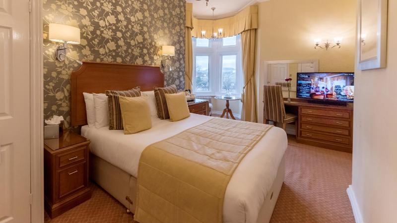Double Room image 4