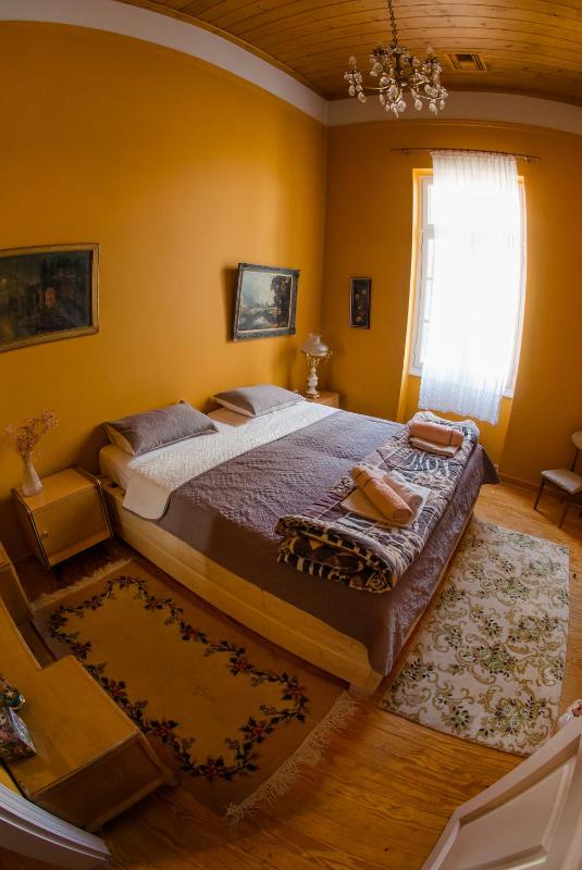 Standard Double Room with Shared Bathroom image 2