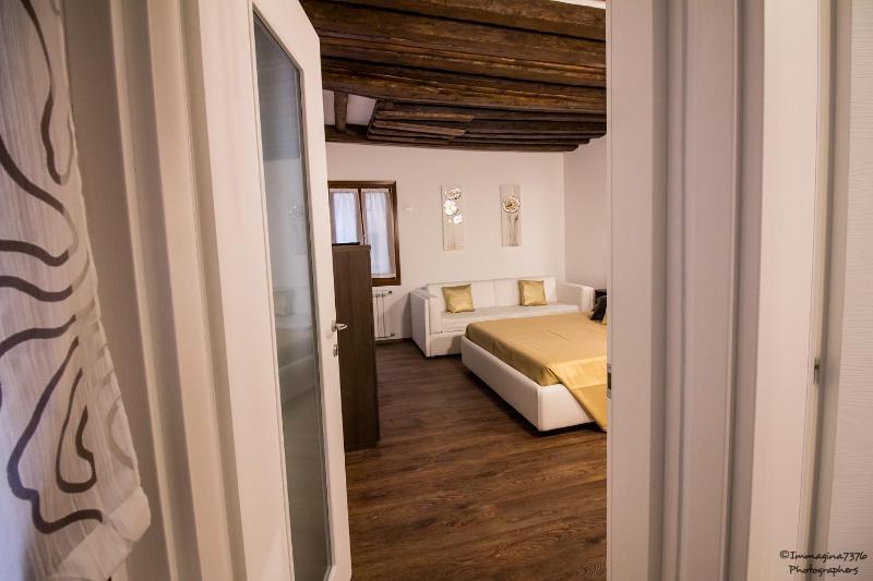 Golden Suite - image 11
