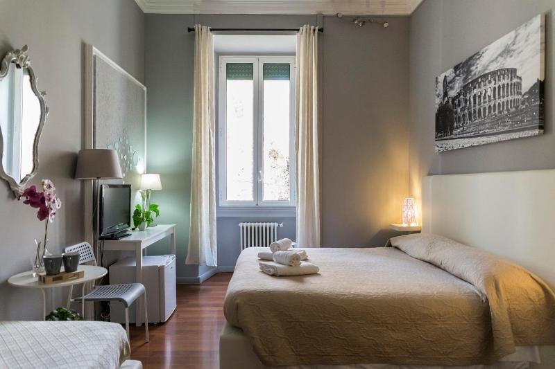 Double or Twin Room with Private External Bathroom image 4