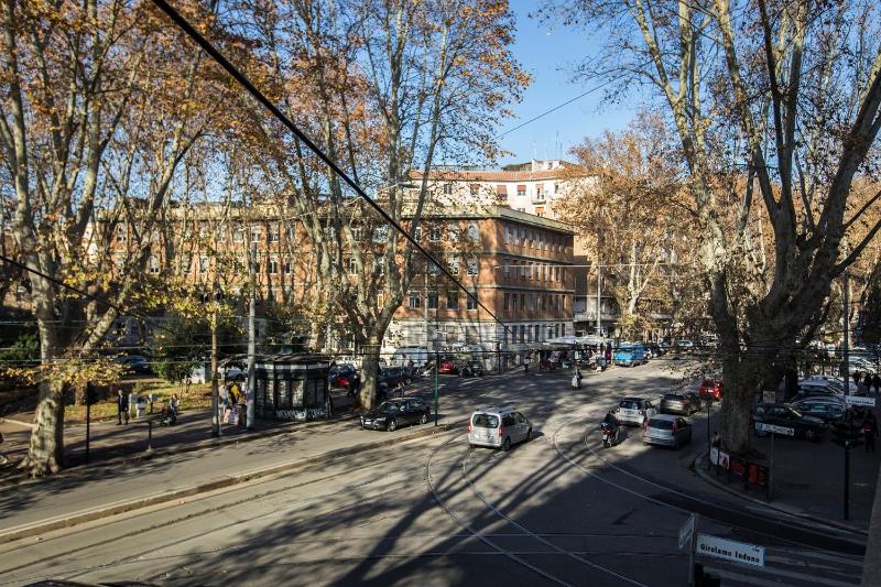 Economy Double Room image 4