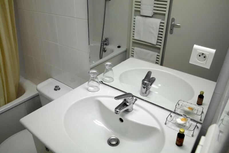 Studio Apartment image 2