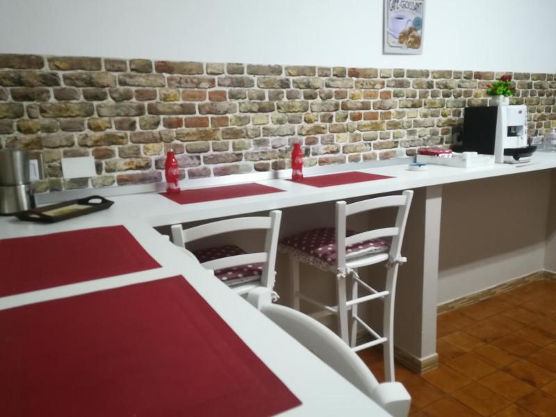 Budget Double or Twin Room image 4