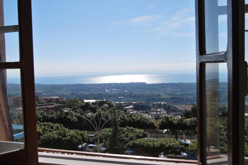 Suite with Sea View image 3