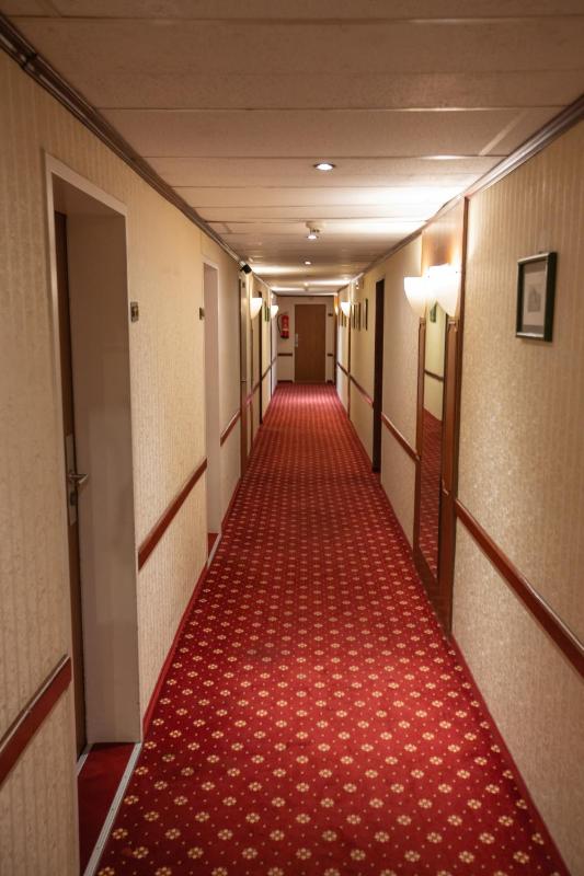 Hotel Attaché - image 13
