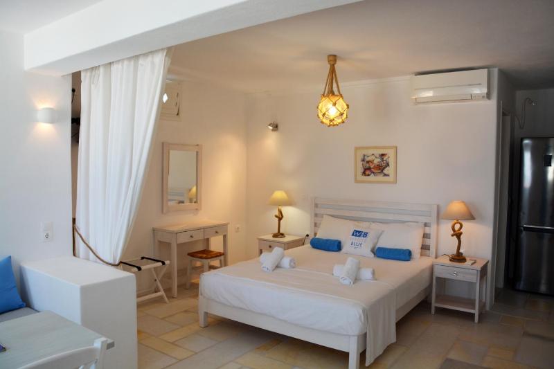 Apartment with Sea View - Single space image 3
