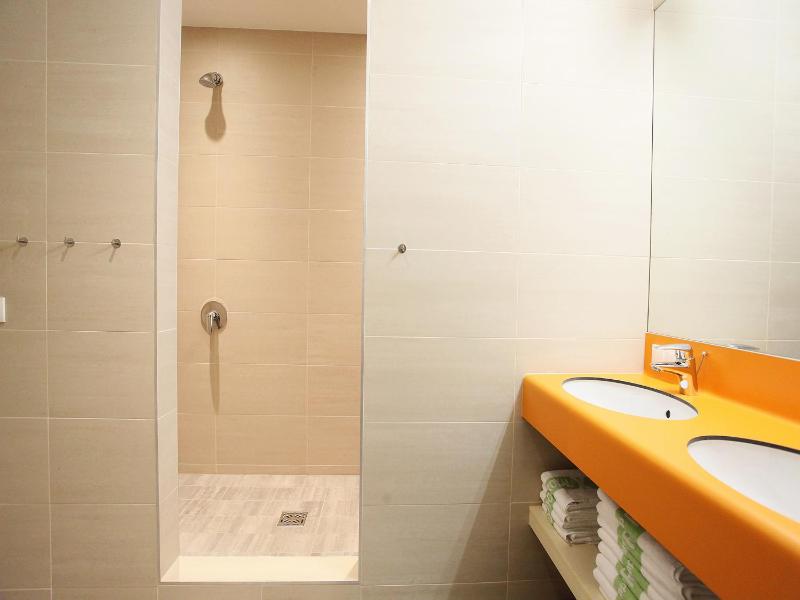 Quadruple Room image 2