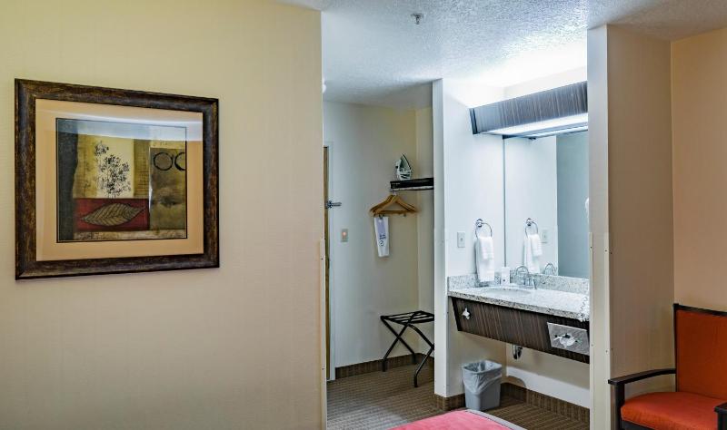 Double Room with Two Double Beds image 2